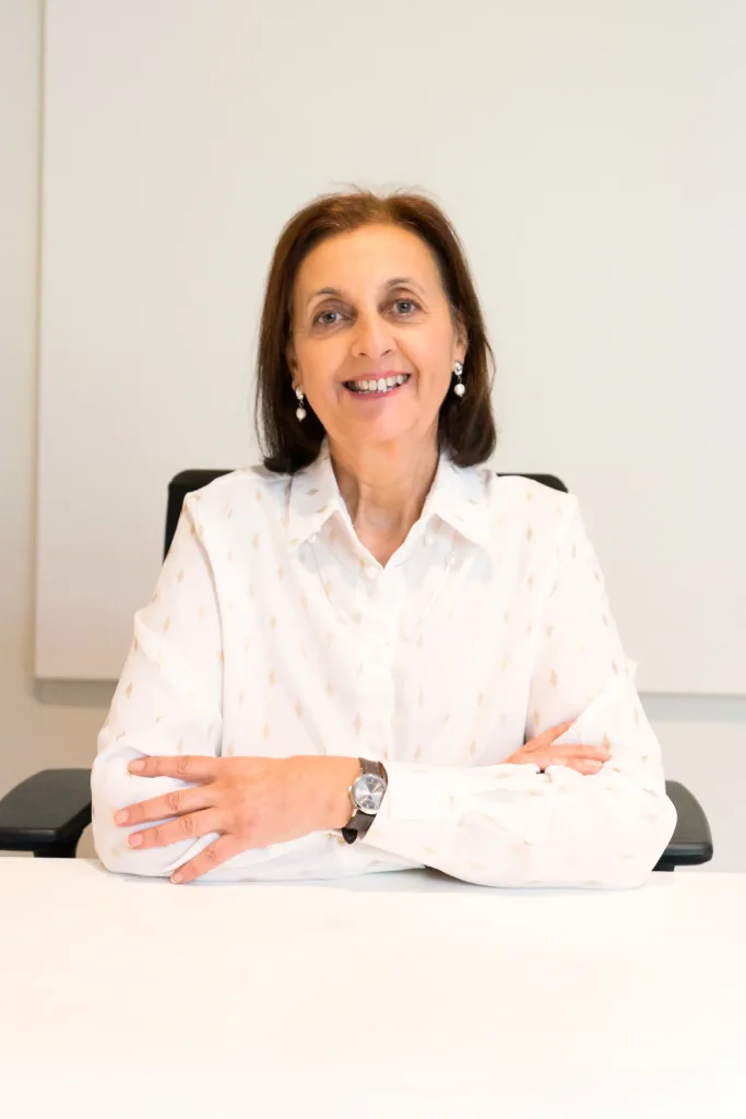 Marianela Barboza, psicóloga y psicoterapeuta EMDR de CAiS, en su despacho